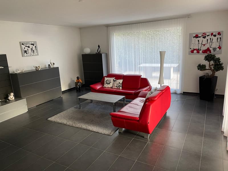 Well-maintained 7.5-room country house in a quiet location in Ennetmoos (3)