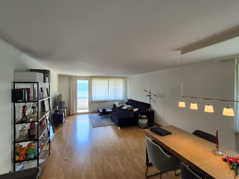 Appartamento luminoso 4.5 locali con balcone in una zona tranquilla – Alpnach Dorf (2)