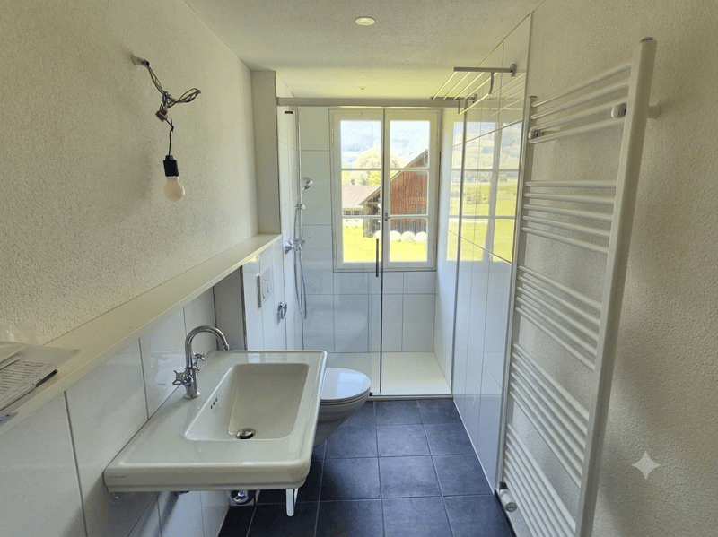 Charming 3.5-room old building apartment with mountain view in Giswil (6)