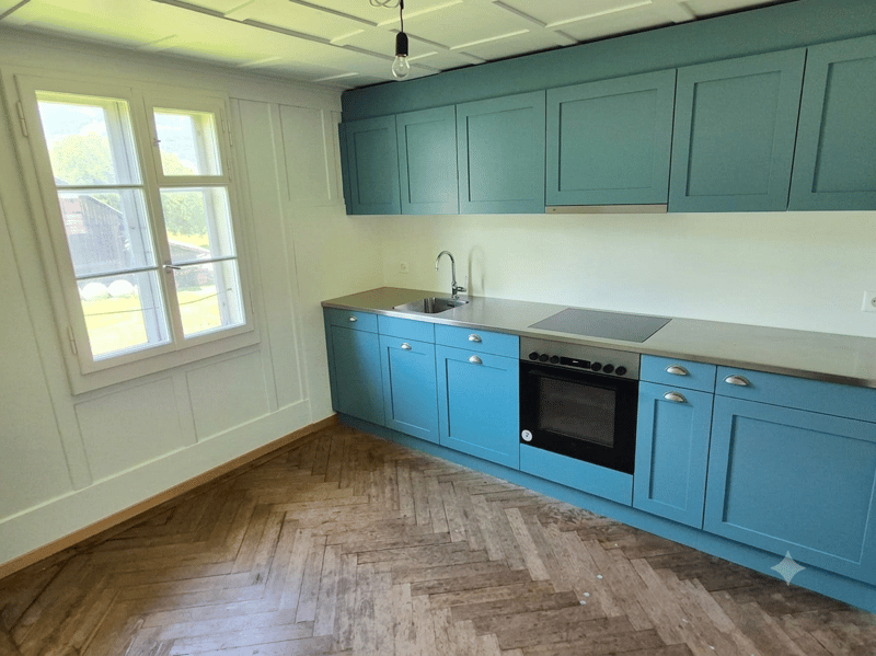 Charming 3.5-room old building apartment with mountain view in Giswil (5)