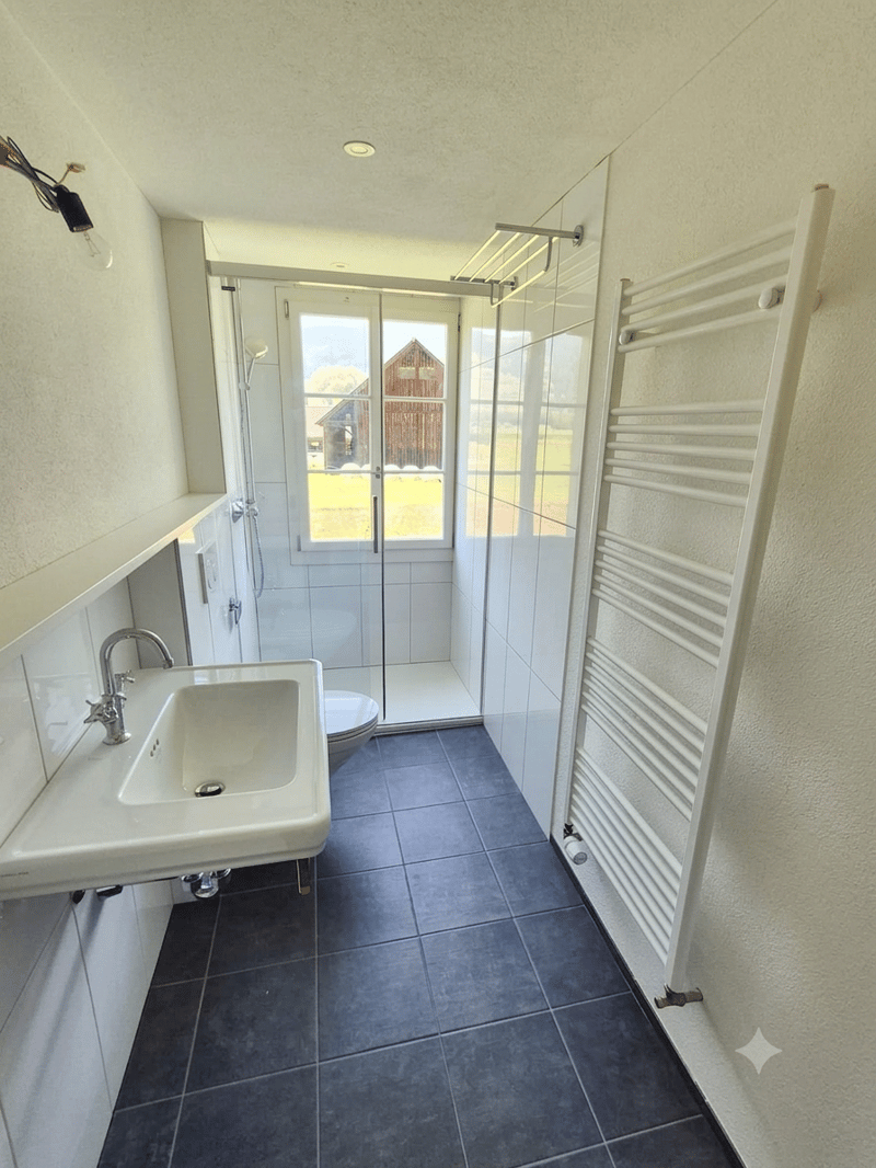 Charming 3.5-room old building apartment with mountain view in Giswil (6)