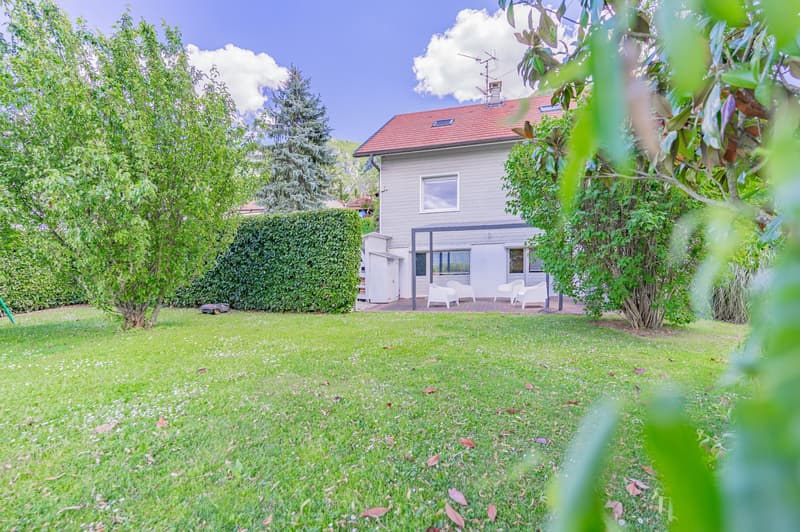 A 5 minuti dalla Svizzera – Villa di charme con studio indipendente e vista eccezionale (12)