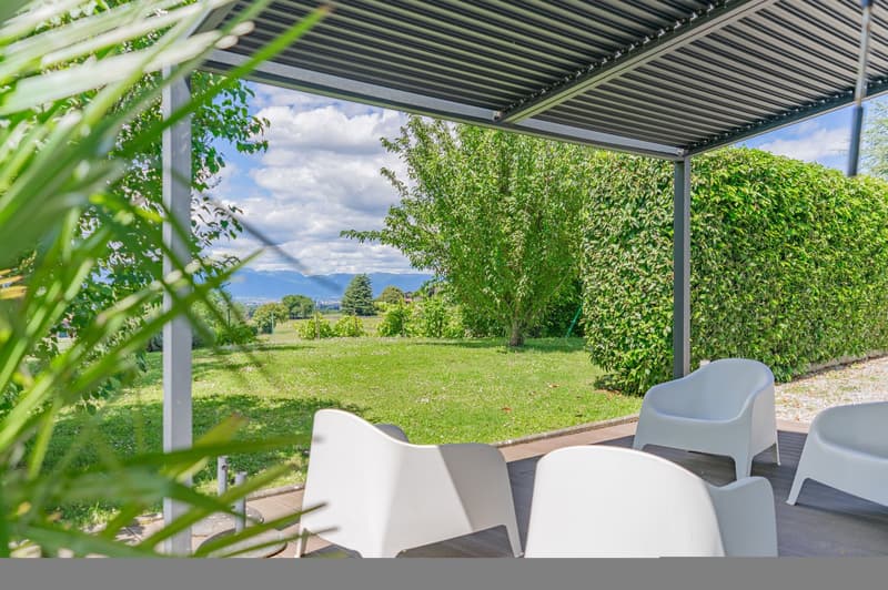 A 5 minuti dalla Svizzera – Villa di charme con studio indipendente e vista eccezionale (13)