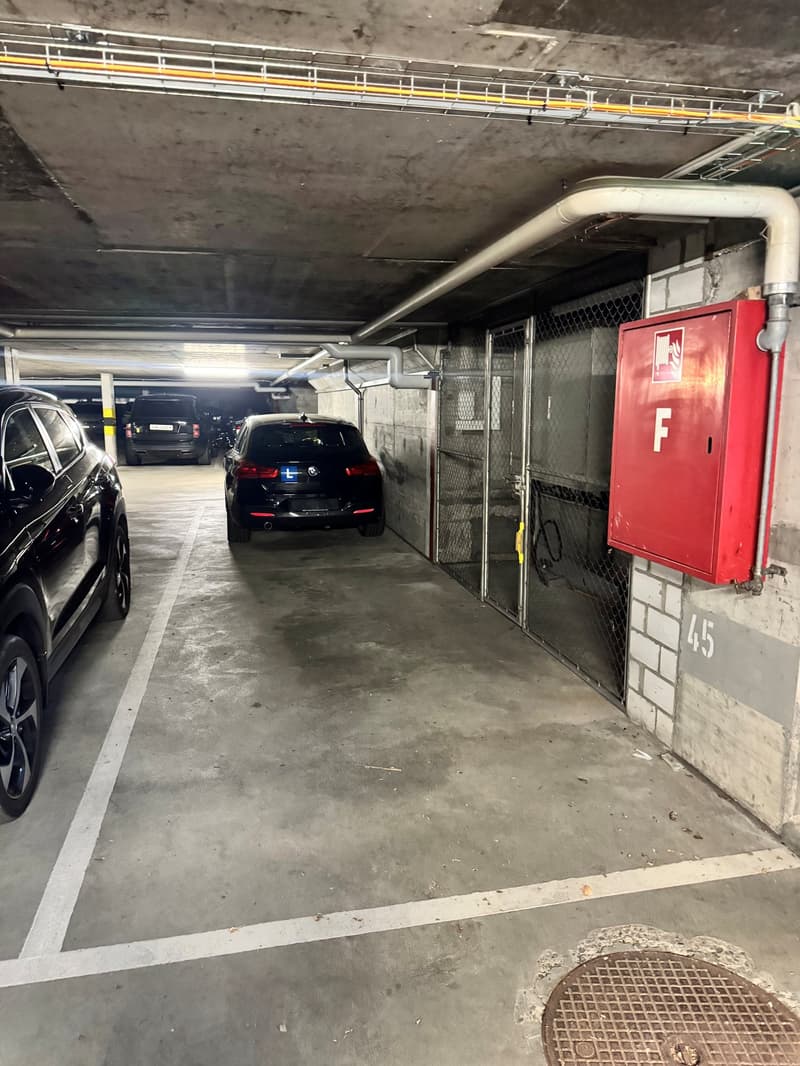 Einstellhallenplatz in Bolligen zu vermieten (1)