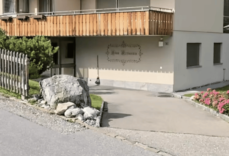 Charmant appartement 2 pièces avec balcon et garage à Davos Platz (3)