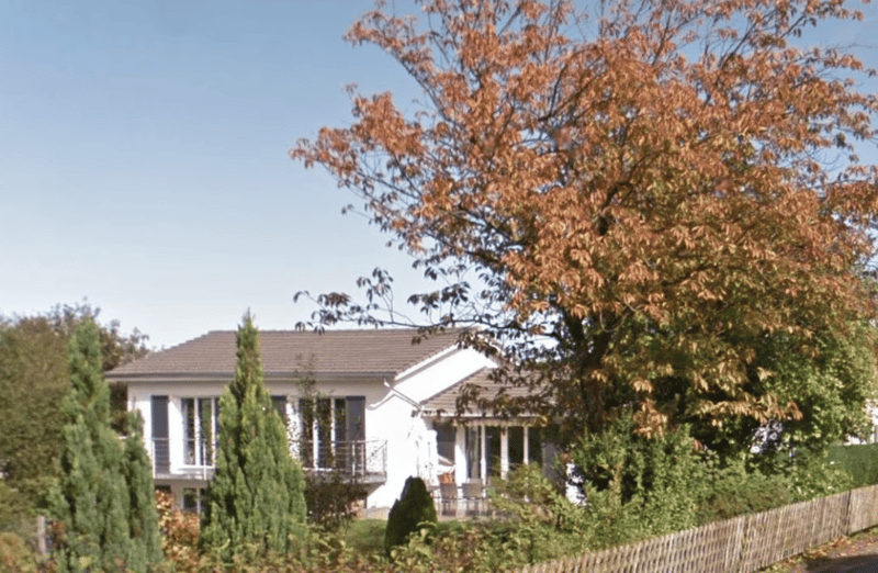 Ampia casa unifamiliare di 12 stanze in una zona tranquilla di Rümlang (2)