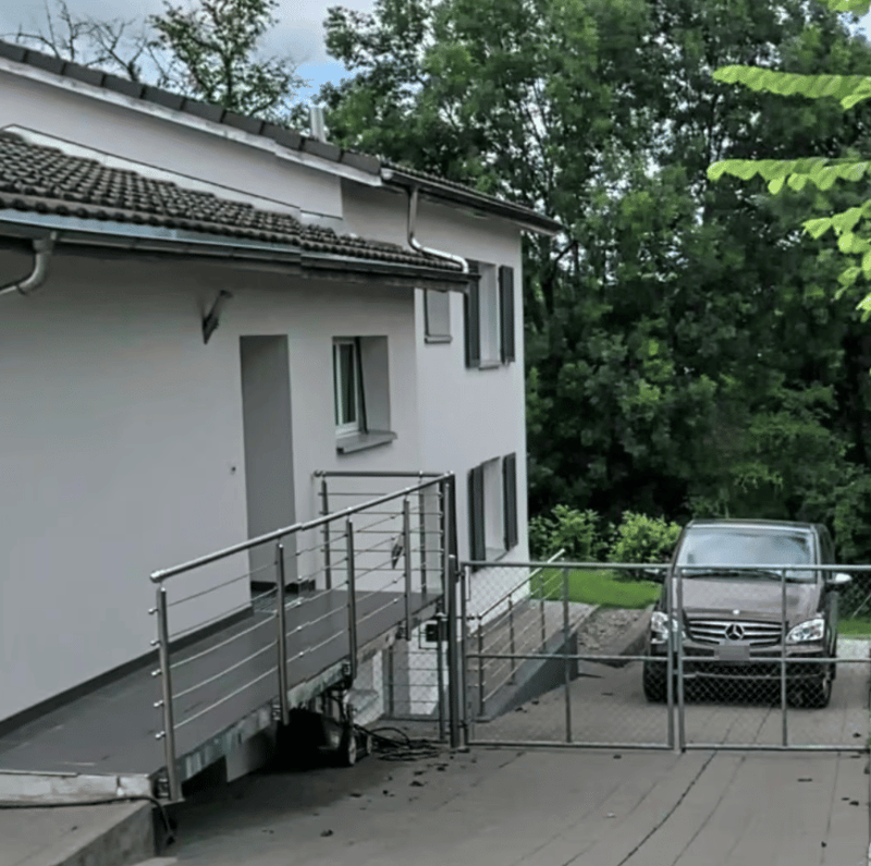 Ampia casa unifamiliare di 12 stanze in una zona tranquilla di Rümlang (4)