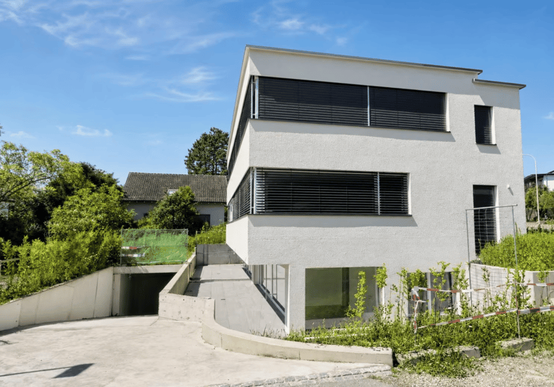 Spacious 5.5-room apartment with balcony and beautiful view in Wallisellen (1)