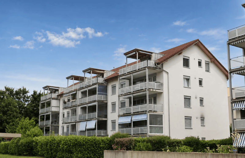 Ampio appartamento di 5.5 locali con balcone e vista panoramica a Oftringen (1)