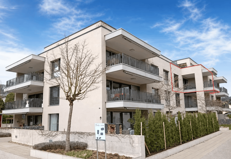 Appartamento di 2.5 locali con balcone e vista panoramica a Eschenbach (1)