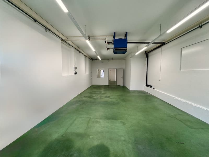 Gewerbefläche mit separaten Räumen und eigenem Sitzplatz (5)