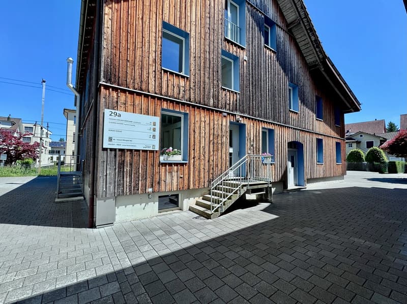 Modernes Büro an der Freiestrasse 29 in Uster (1)