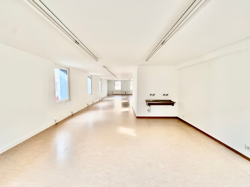 Modernes Büro an der Freiestrasse 29 in Uster (7)