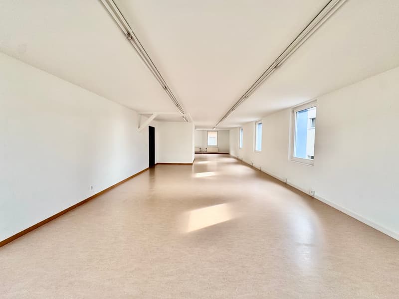 Modernes Büro an der Freiestrasse 29 in Uster (3)