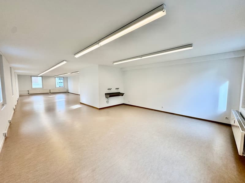 Modernes Büro an der Freiestrasse 29 in Uster (4)