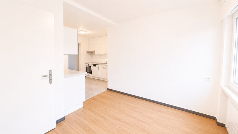 Gemütliche 3.5-Zimmer in Rüti GL zu vermieten (12)
