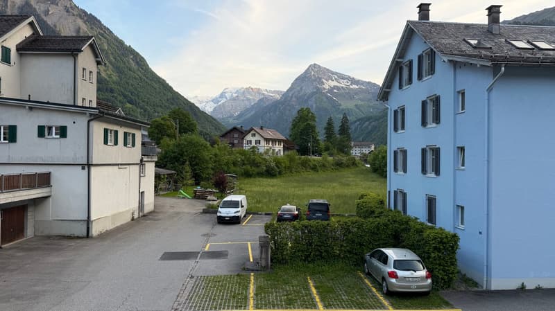 Gemütliche 3.5-Zimmer in Rüti GL zu vermieten (3)