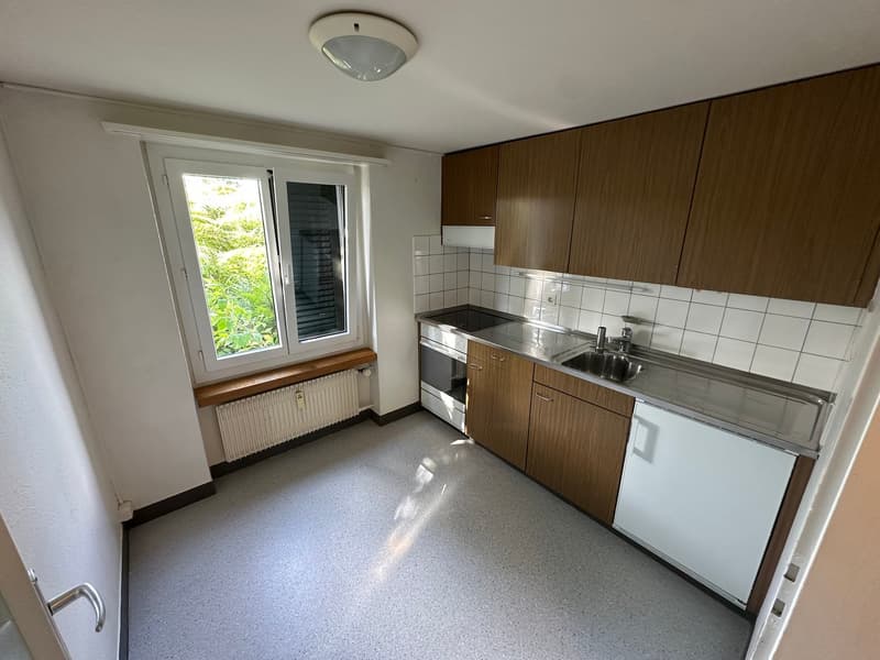 Incantevole appartamento di 3 locali in un edificio storico con balcone a Roggwil – disponibile immediatamente! (11)