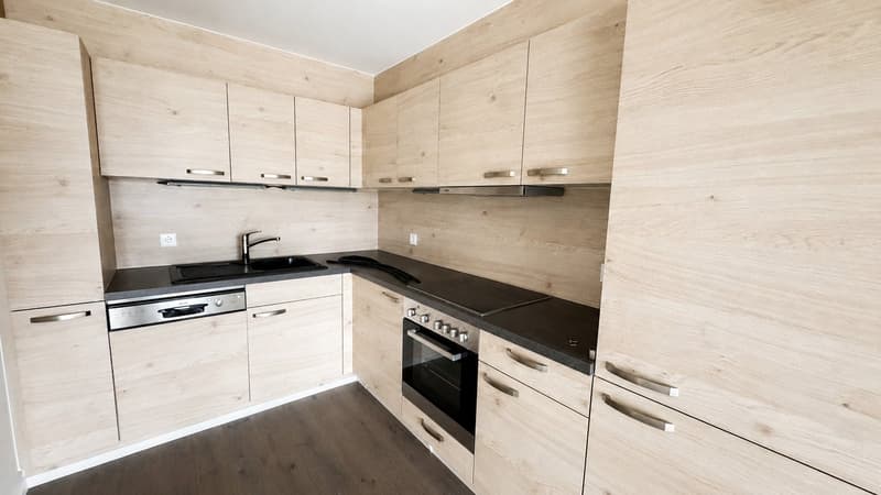 Helle 2.5-Zimmer-Wohnung mit Balkon und Seesicht in Rorschach (4)