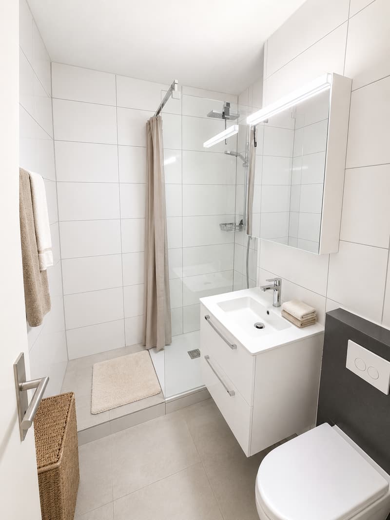 Bright 2.5-room apartment with balcony and lake view in Rorschach (5)