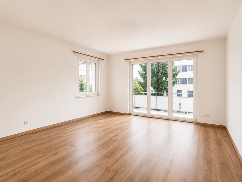 Modern renovierte 3-Zimmerwohnung mit Balkon (2)