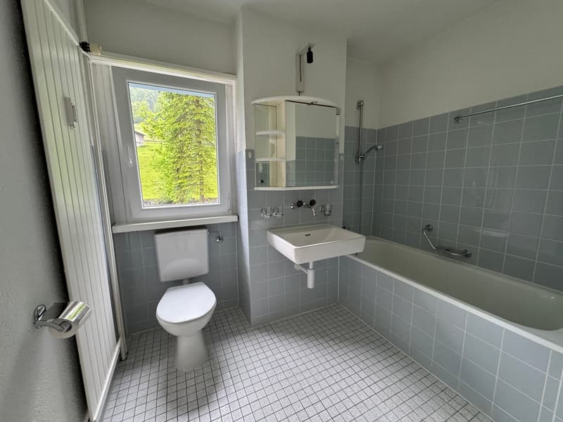 Sanierte 3.5-Zimmer in Rüti GL zu vermieten (3)