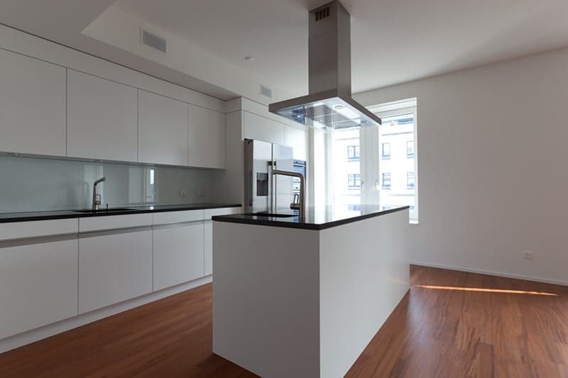 Helle 4.5-Zimmer-Wohnung mit Balkon und moderner Ausstattung an der Stauffacherstrasse, Zürich (2)
