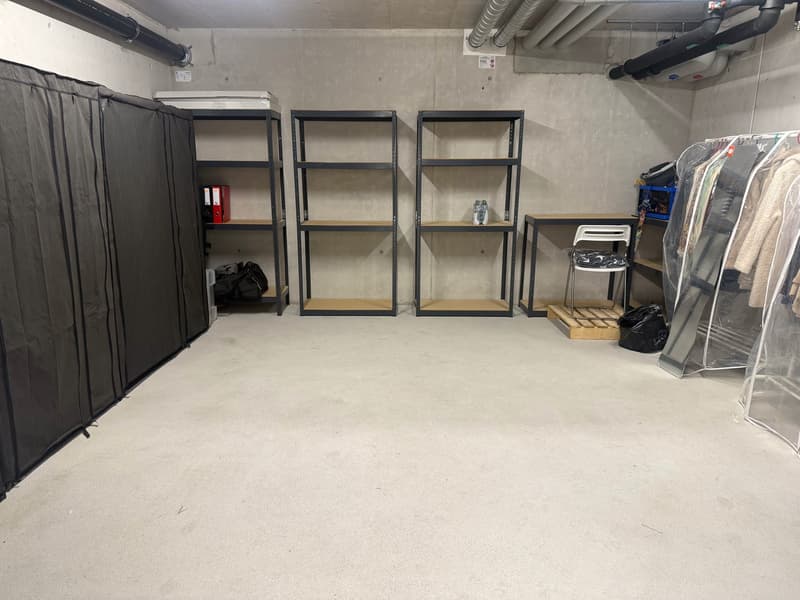 Storage room for rent, approx. 24.30 m2 (2)