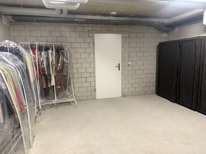 Storage room for rent, approx. 24.30 m2 (4)