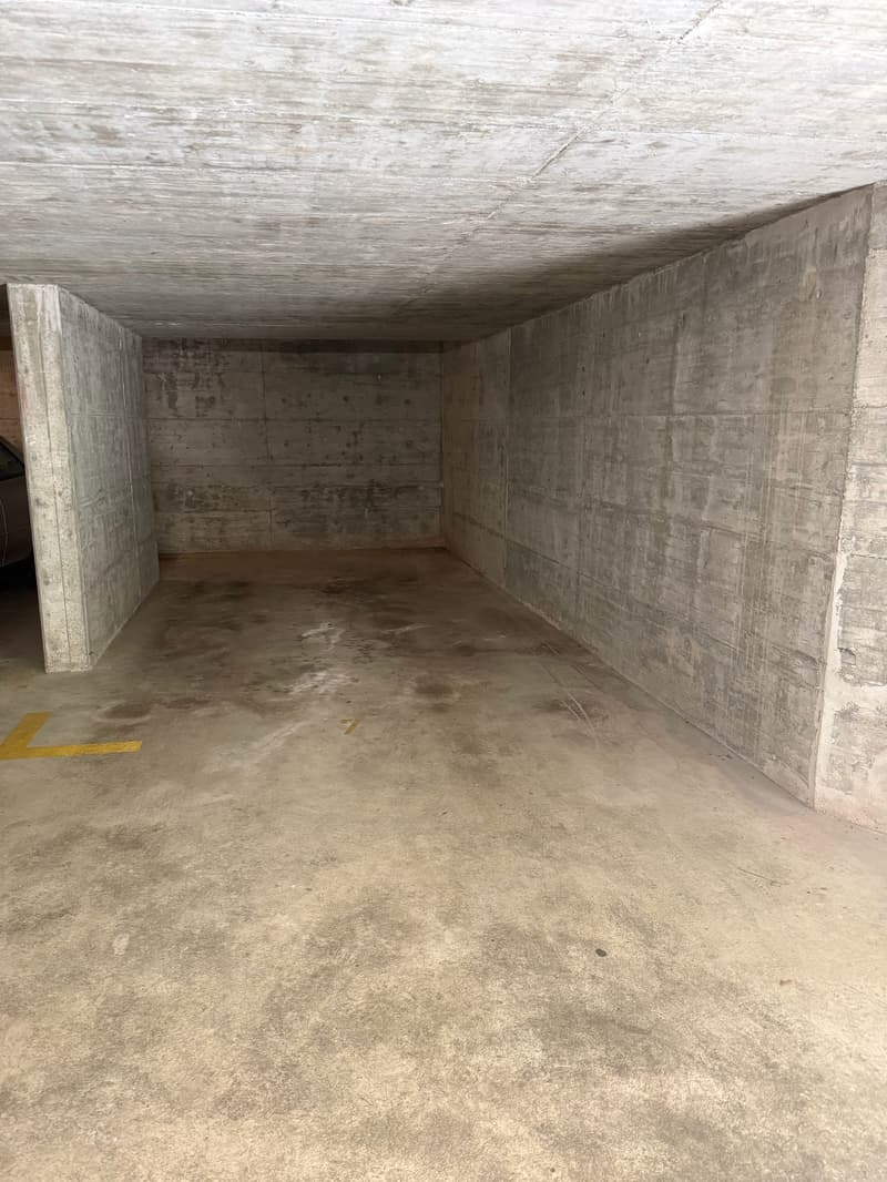 Einstellplatz in Schwamendingen zu vermieten (2)