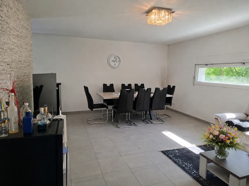 Living in the green - bright apartment with balcony, hobby room & 2 parking spaces (3)