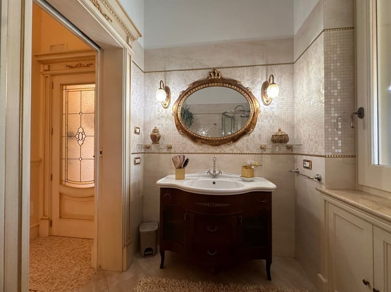 Majestic Luxury Villa with Pool in Scorrano (46)