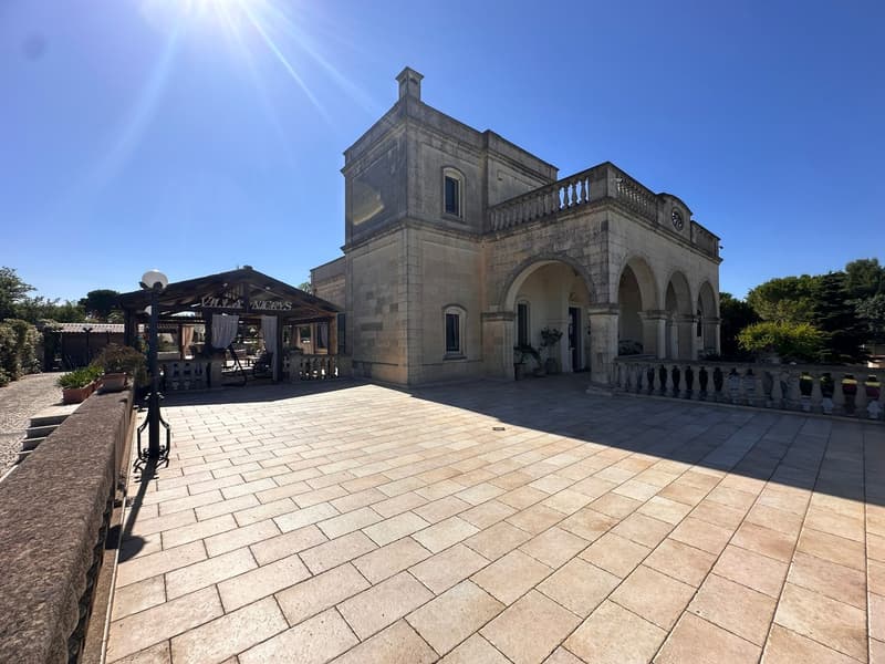 Majestic Luxury Villa with Pool in Scorrano (59)