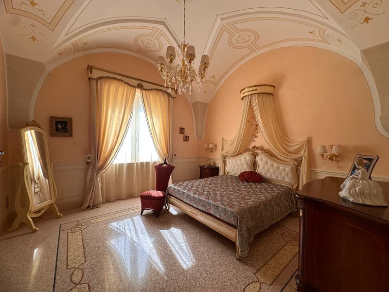 Majestic Luxury Villa with Pool in Scorrano (38)
