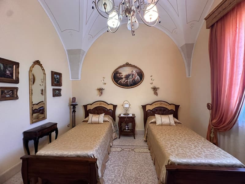 Majestic Luxury Villa with Pool in Scorrano (30)
