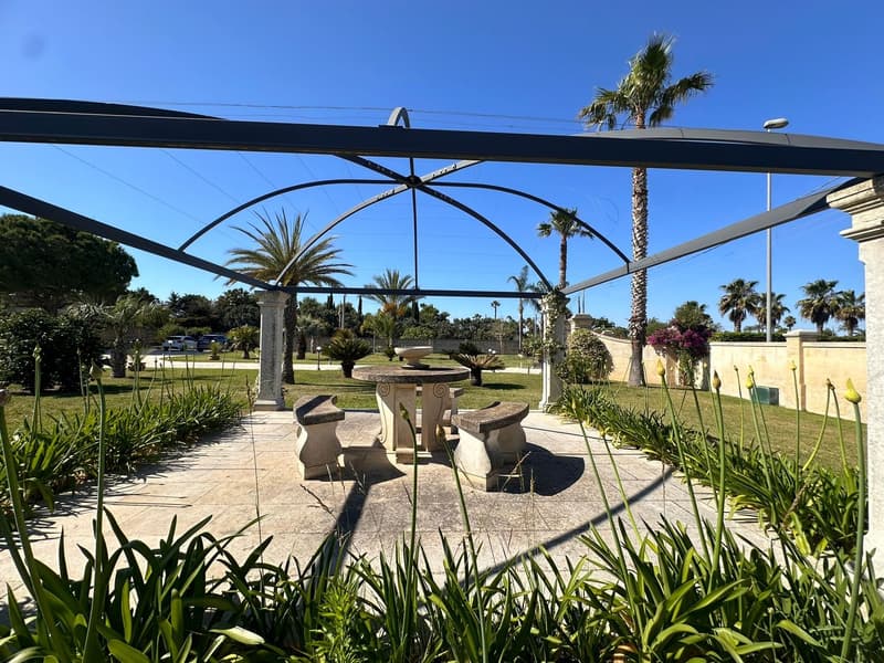 Majestic Luxury Villa with Pool in Scorrano (6)