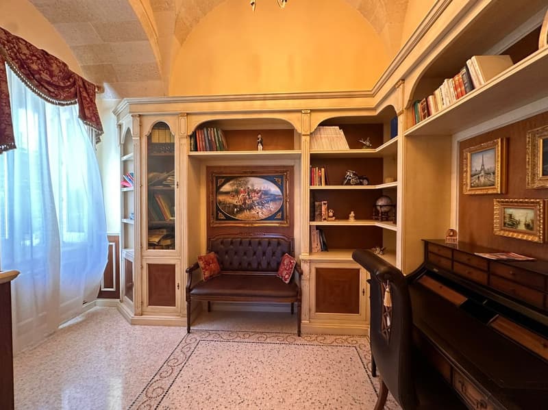 Majestic Luxury Villa with Pool in Scorrano (49)