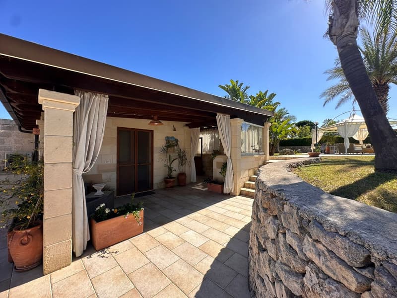 Majestic Luxury Villa with Pool in Scorrano (68)