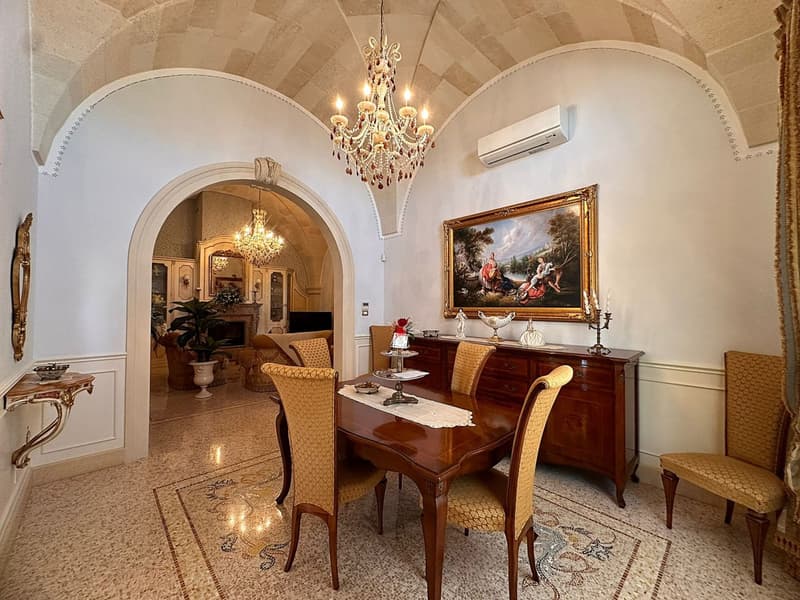 Majestic Luxury Villa with Pool in Scorrano (21)