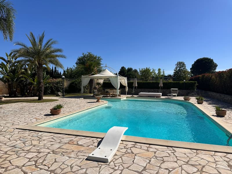 Majestic Luxury Villa with Pool in Scorrano (75)