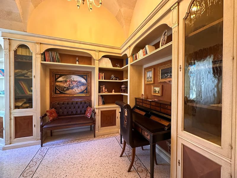 Majestic Luxury Villa with Pool in Scorrano (48)