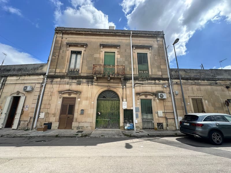 Fascinating Historic Villa for Sale in Maglie (75)
