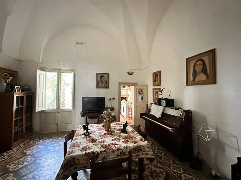 Fascinating Historic Villa for Sale in Maglie (17)