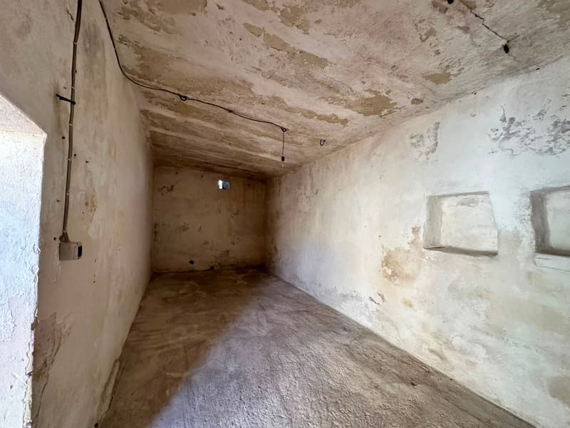 Commercial Premise for Sale in Giuggianello – Ideal for Bar, Café or Restaurant (36)