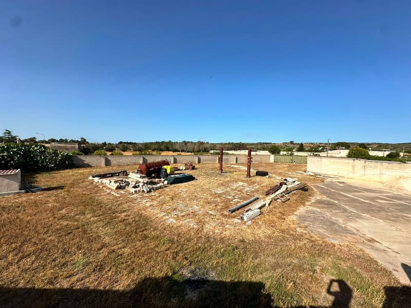 Commercial Premise for Sale in Giuggianello – Ideal for Bar, Café or Restaurant (53)