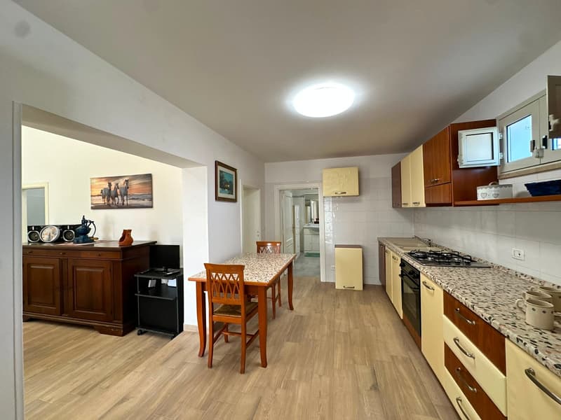 Commercial Premise for Sale in Giuggianello – Ideal for Bar, Café or Restaurant (44)