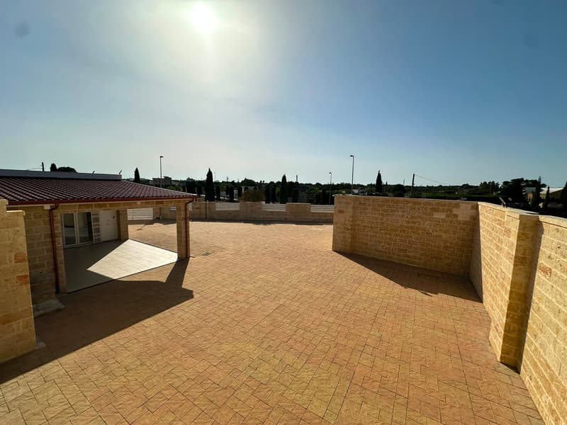 Commercial Premise for Sale in Giuggianello – Ideal for Bar, Café or Restaurant (26)