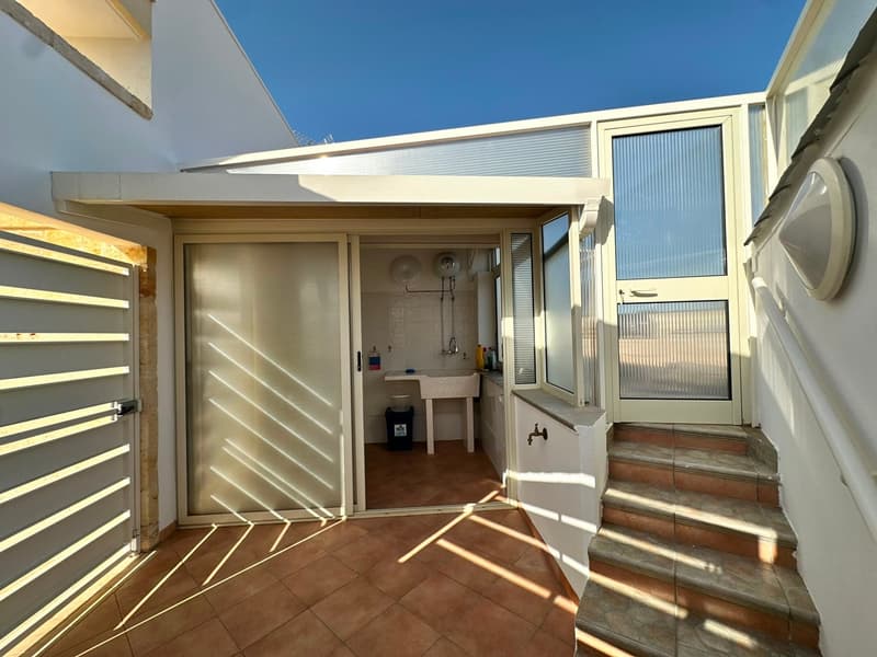 Commercial Premise for Sale in Giuggianello – Ideal for Bar, Café or Restaurant (52)