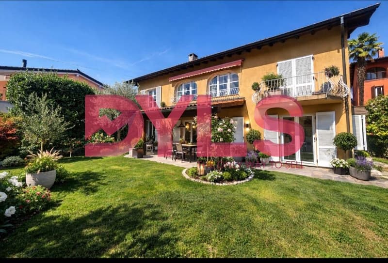 SPACIEUX MAISON À DEUX FAMILLES À COLLINA D’ORO (2)