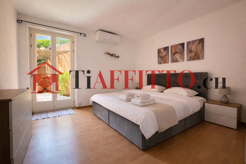 PREGIATO 4.5 A PORZA CON GIARDINO E PISCINA COPERTA (11)